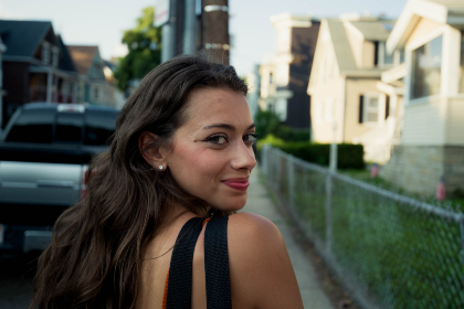 免费人成在线观看播放A